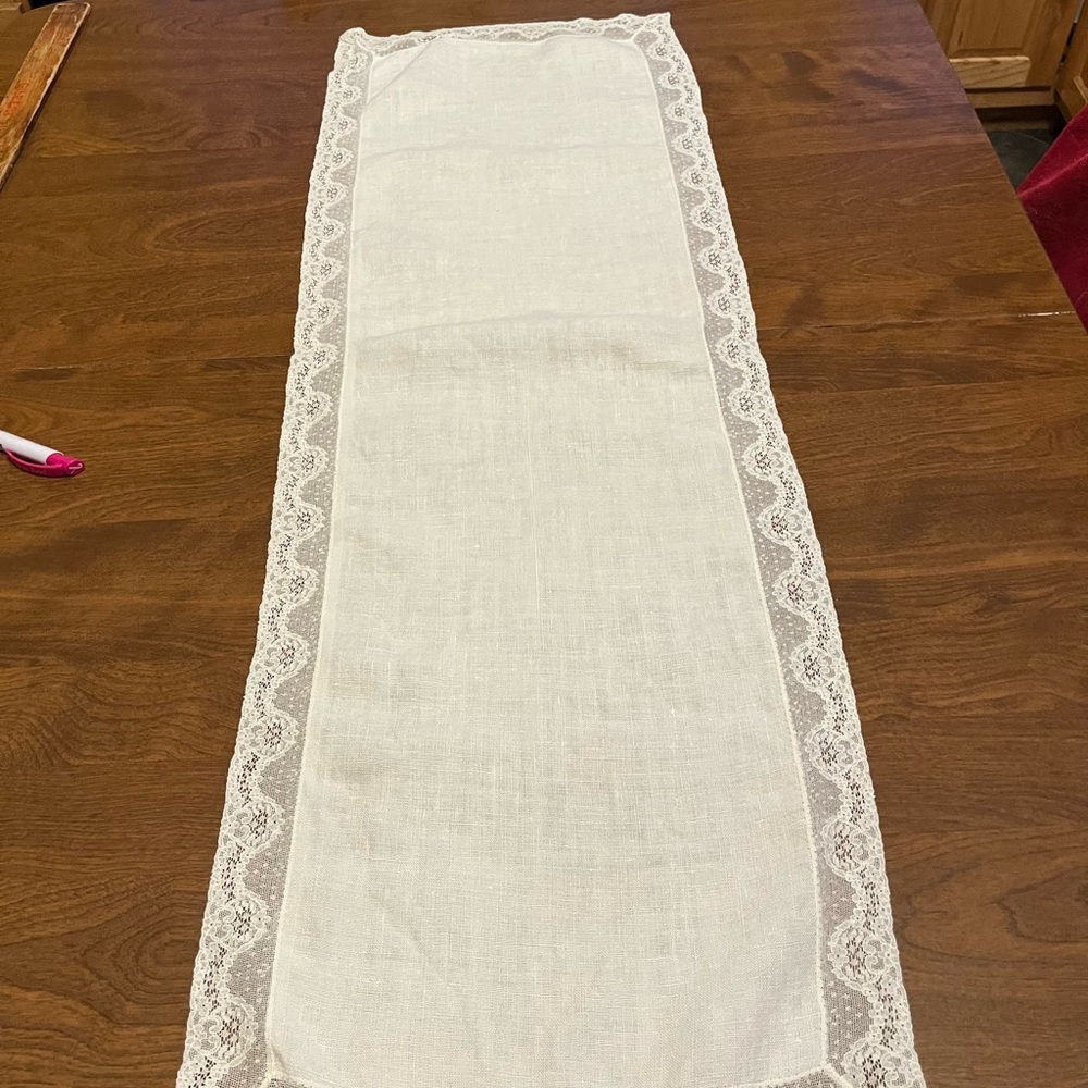 Vintage Cream Lace Table Runner